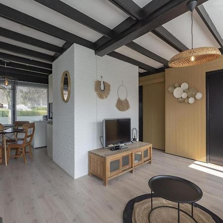 Attractive Bungalow With Modern Furnishings Sint Maartensvlotbrug Exterior foto